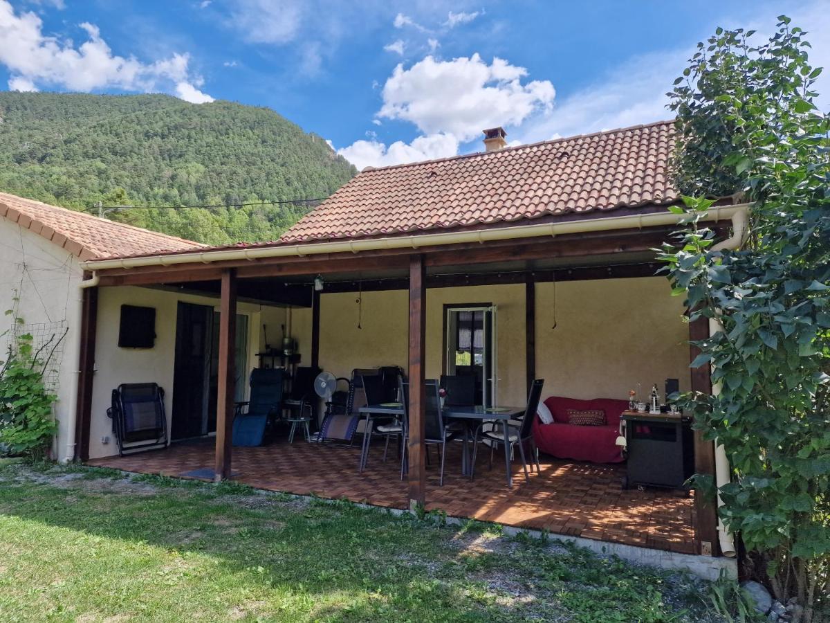 Chambre Aux Gorges De Daluis Guillaumes Exterior foto